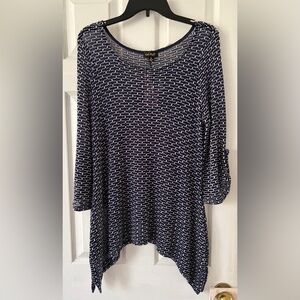 Chic Navy and White Tunic Top